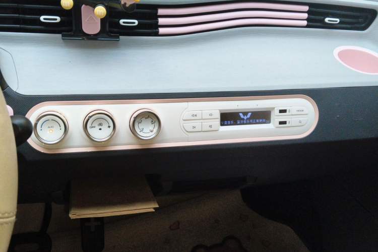 Used Wuling Hongguang MINIEV 2021 Macaron Premium Model – Lithium Iron Phosphate Audio And AC Panel