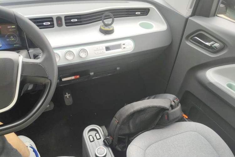 Used Wuling Hongguang MINIEV 2021 Macaron Fashion Model Lithium Iron Phosphate Audio And AC Panel