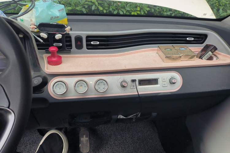 Used Wuling Hongguang MINIEV 2021 Macaron Fashion Model Lithium Iron Phosphate Audio And AC Panel