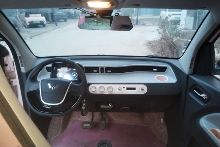 Used Wuling Hongguang MINIEV 2021 Macaron Premium Model – Lithium Iron Phosphate Center Console