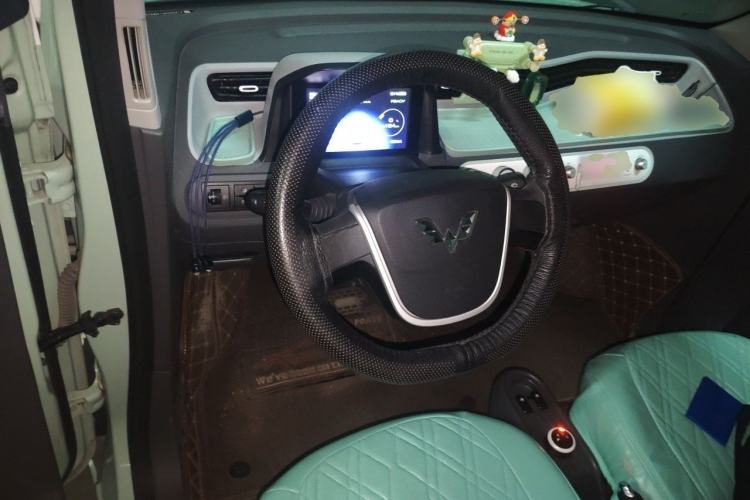 Used Wuling Hongguang MINIEV 2021 Macaron Premium Model – Lithium Iron Phosphate Center Console