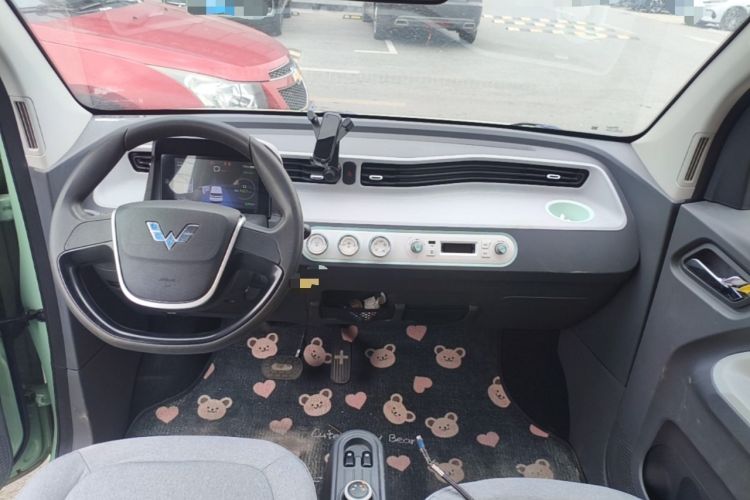 Used Wuling Hongguang MINIEV 2021 Macaron Premium Model – Lithium Iron Phosphate Center Console
