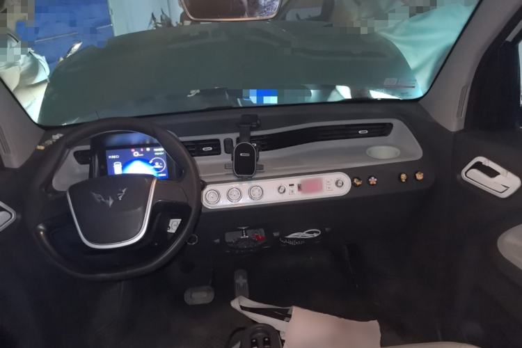 Used Wuling Hongguang MINIEV 2021 Macaron Premium Model – Lithium Iron Phosphate Center Console