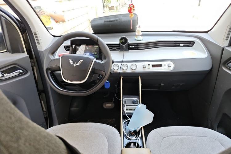Used Wuling Hongguang MINIEV 2021 Macaron Premium Model – Lithium Iron Phosphate Center Console