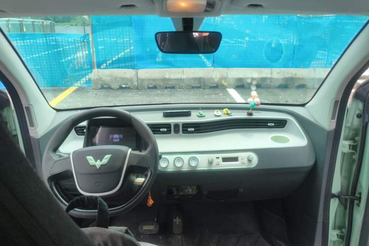 Used Wuling Hongguang MINIEV 2021 Macaron Premium Model – Lithium-NMC Center Console