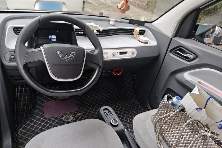 Used Wuling Hongguang MINIEV 2021 Macaron Premium Model – Lithium Iron Phosphate Center Console