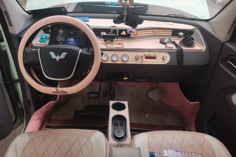 Used Wuling Hongguang MINIEV 2021 Macaron Premium Model – Lithium-NMC Center Console