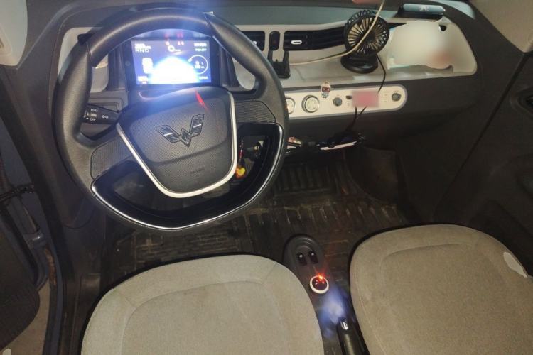 Used Wuling Hongguang MINIEV 2021 Macaron Premium Model – Lithium Iron Phosphate Center Console
