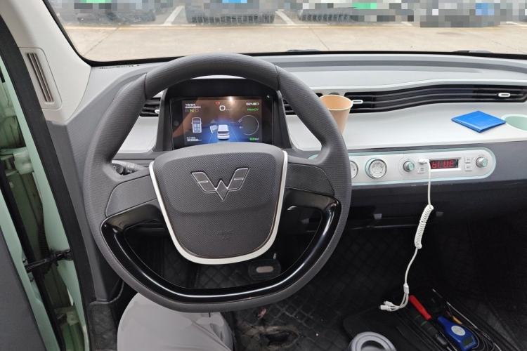 Used Wuling Hongguang MINIEV 2021 Macaron Fashion Edition Lithium-Ion Battery Center Console