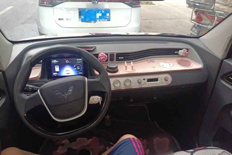 Used Wuling Hongguang MINIEV 2021 Macaron Premium Model – Lithium Iron Phosphate Center Console