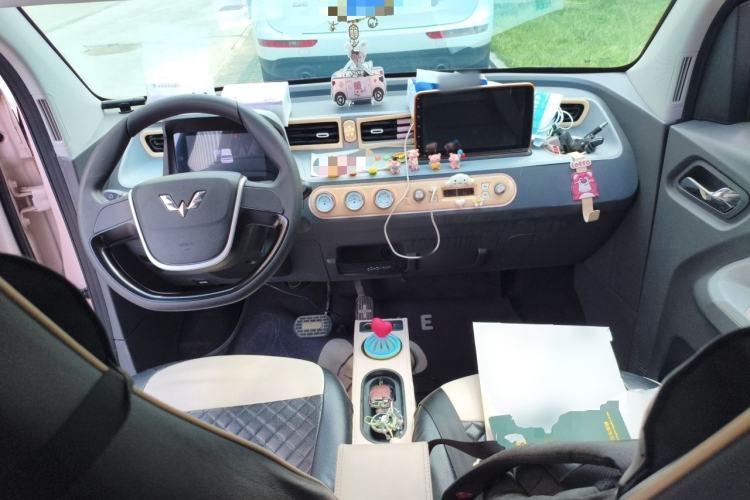 Used Wuling Hongguang MINIEV 2021 Macaron Premium Model – Lithium Iron Phosphate Center Console