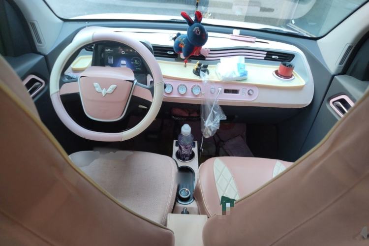 Used Wuling Hongguang MINIEV 2021 Macaron Premium Model – Lithium Iron Phosphate Center Console