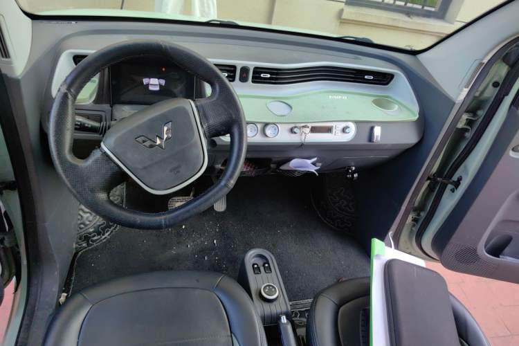 Used Wuling Hongguang MINIEV 2021 Macaron Premium Model – Lithium Iron Phosphate Center Console