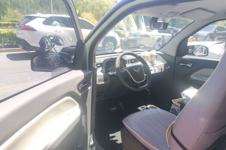 Used Wuling Hongguang MINIEV 2021 Macaron Fashion Model Lithium Iron Phosphate Driver Seat