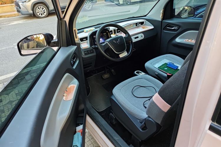 Used Wuling Hongguang MINIEV 2021 Macaron Fashion Model Lithium Iron Phosphate Driver Seat