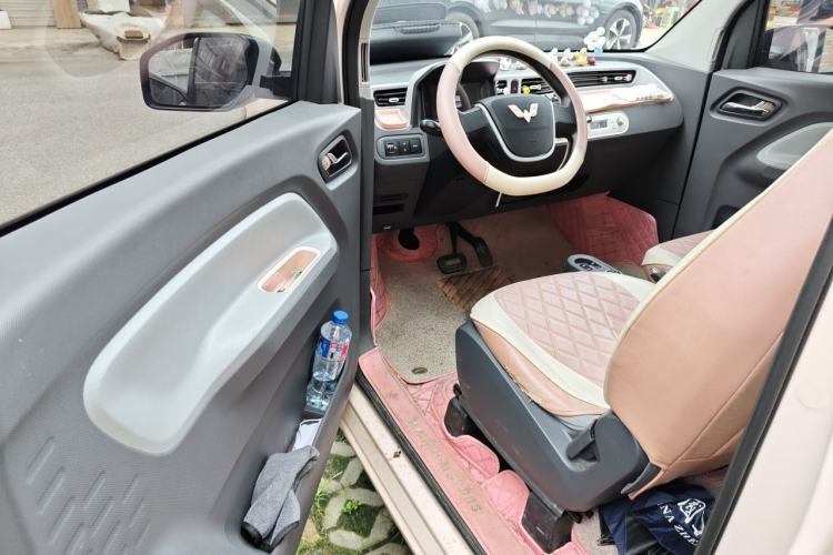 Used Wuling Hongguang MINIEV 2021 Macaron Fashion Model Lithium Iron Phosphate Driver Seat