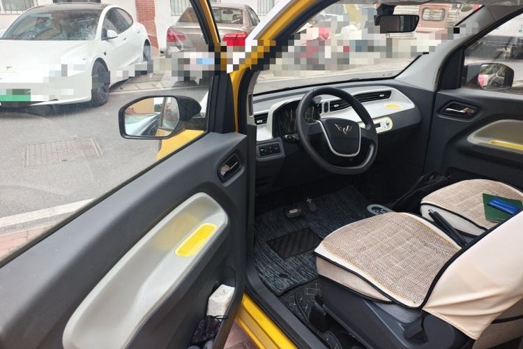 Used Wuling Hongguang MINIEV 2021 Macaron Fashion Model Lithium Iron Phosphate Driver Seat