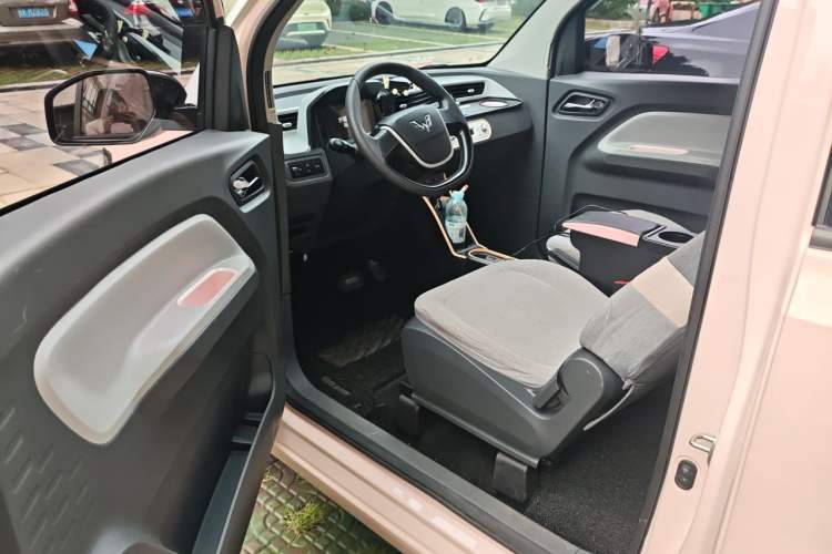Used Wuling Hongguang MINIEV 2021 Macaron Fashion Edition Lithium-Ion Battery Driver Seat