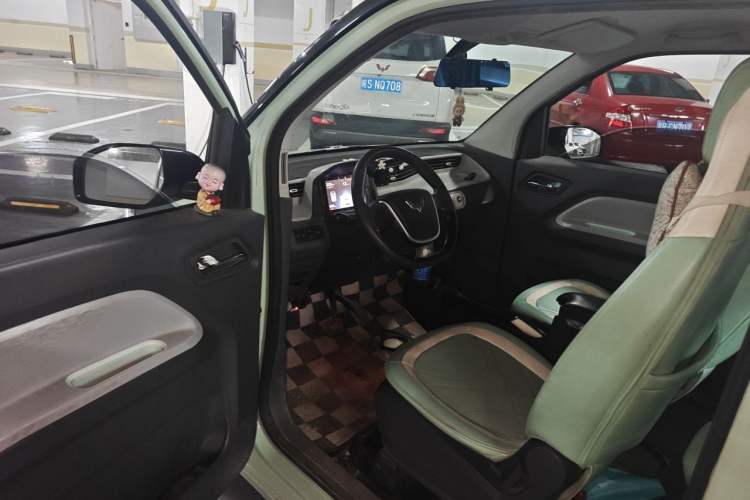 Used Wuling Hongguang MINIEV 2021 Macaron Sandwich Model 170 km Lithium Iron Phosphate Driver Seat