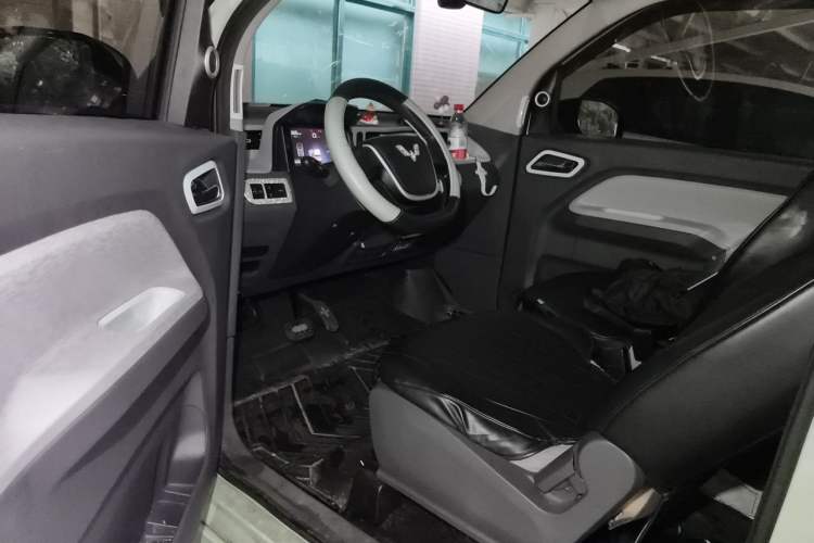 Used Wuling Hongguang MINIEV 2021 Macaron Premium Model – Lithium Iron Phosphate Driver Seat