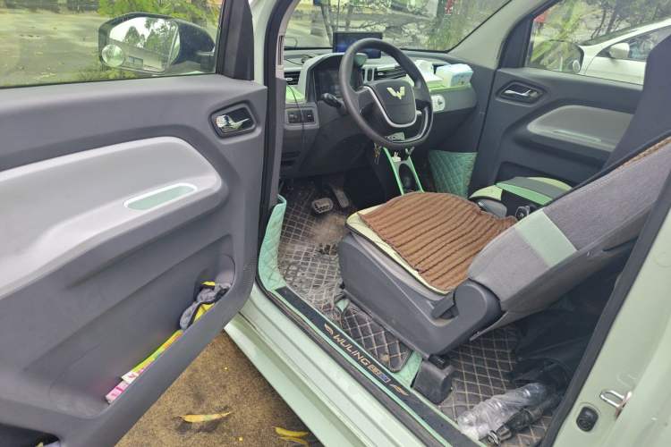 Used Wuling Hongguang MINIEV 2021 Macaron Fashion Model Lithium Iron Phosphate Driver Seat