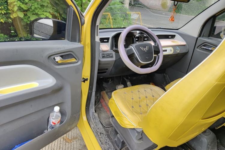 Used Wuling Hongguang MINIEV 2021 Macaron Premium Model – Lithium-NMC Driver Seat