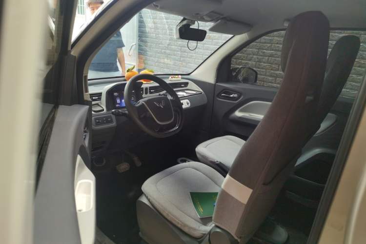Used Wuling Hongguang MINIEV 2021 Macaron Fashion Edition Lithium-Ion Battery Driver Seat