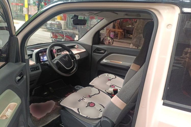 Used Wuling Hongguang MINIEV 2021 Macaron Premium Model – Lithium Iron Phosphate Driver Seat