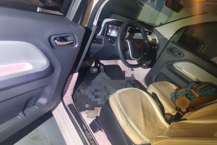 Used Wuling Hongguang MINIEV 2021 Macaron Fashion Model Lithium Iron Phosphate Driver Seat