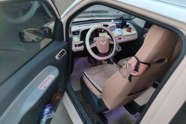 Used Wuling Hongguang MINIEV 2021 Macaron Premium Model – Lithium Iron Phosphate Driver Seat