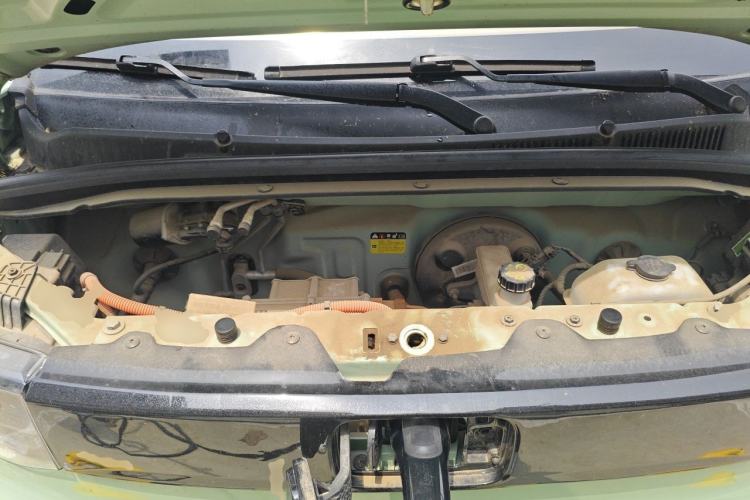 Used Wuling Hongguang MINIEV 2021 Macaron Fashion Model Lithium Iron Phosphate Engine Bay