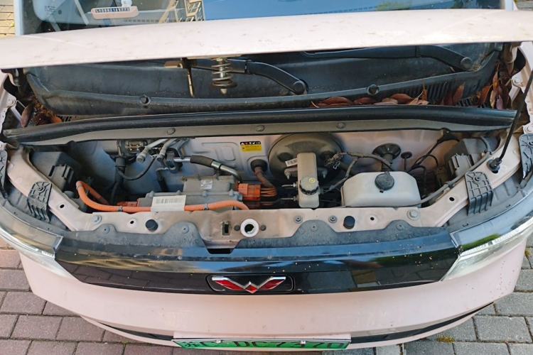 Used Wuling Hongguang MINIEV 2021 Macaron Fashion Model Lithium Iron Phosphate Engine Bay