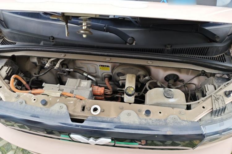 Used Wuling Hongguang MINIEV 2021 Macaron Fashion Model Lithium Iron Phosphate Engine Bay