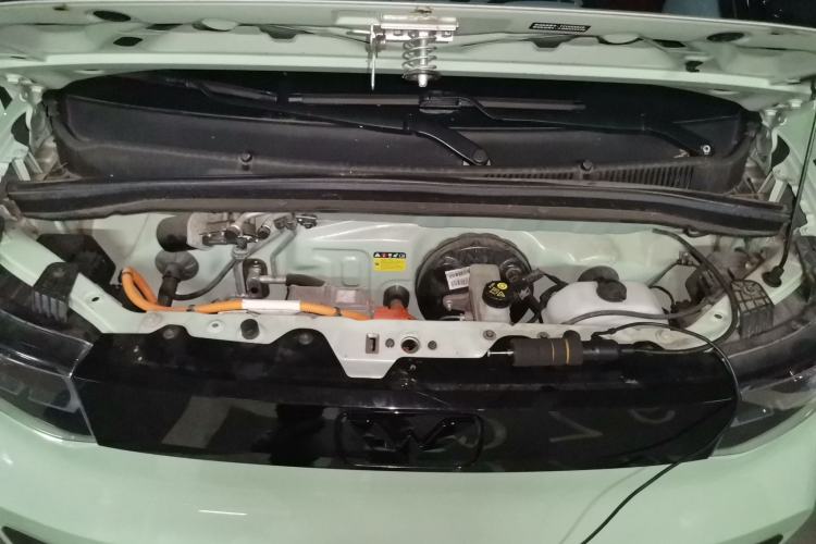 Used Wuling Hongguang MINIEV 2021 Macaron Fashion Model Lithium Iron Phosphate Engine Bay