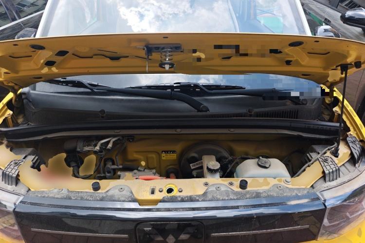 Used Wuling Hongguang MINIEV 2021 Macaron Fashion Model Lithium Iron Phosphate Engine Bay