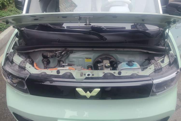 Used Wuling Hongguang MINIEV 2021 Macaron Premium Model – Lithium-NMC Engine Bay