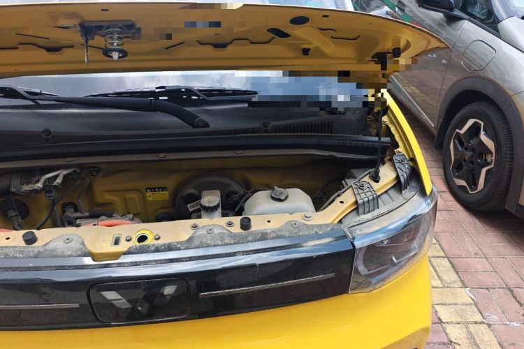 Used Wuling Hongguang MINIEV 2021 Macaron Fashion Model Lithium Iron Phosphate Engine Bay Left