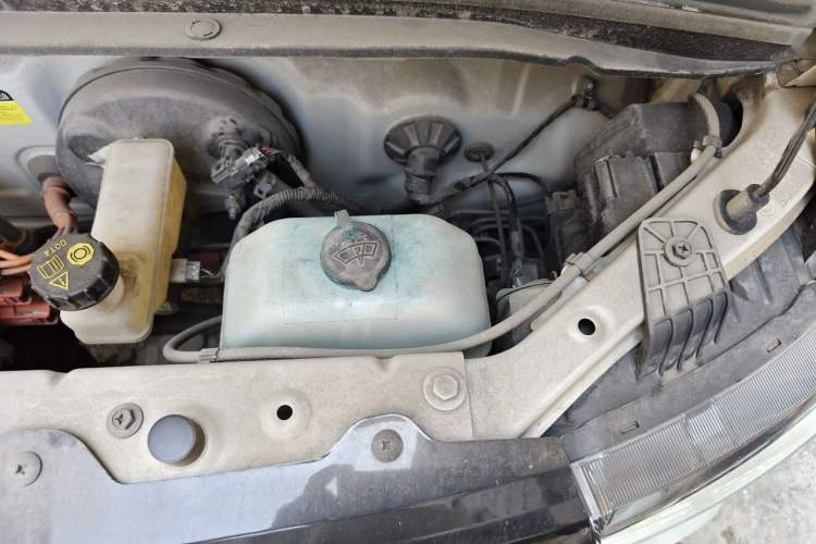 Used Wuling Hongguang MINIEV 2021 Macaron Premium Model – Lithium Iron Phosphate Engine Bay Left