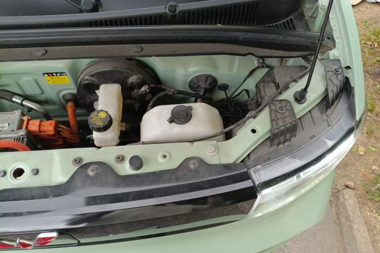 Used Wuling Hongguang MINIEV 2021 Macaron Premium Model – Lithium Iron Phosphate Engine Bay Left