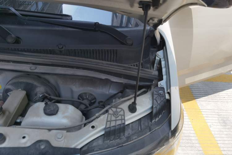 Used Wuling Hongguang MINIEV 2021 Macaron Sandwich Model 170 km Lithium Ternary Engine Bay Left