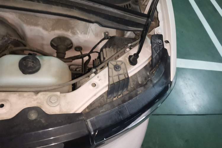 Used Wuling Hongguang MINIEV 2021 Macaron Premium Model – Lithium-NMC Engine Bay Left