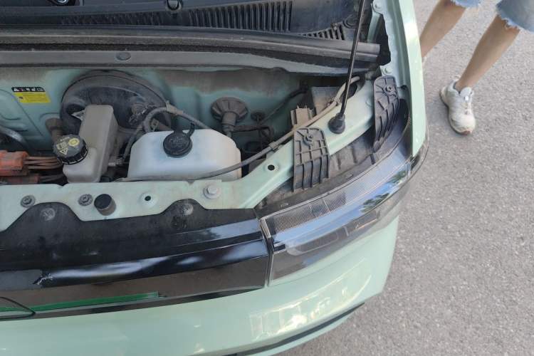 Used Wuling Hongguang MINIEV 2021 Macaron Premium Model – Lithium-NMC Engine Bay Left