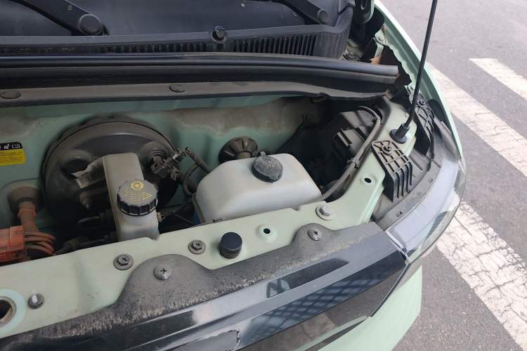 Used Wuling Hongguang MINIEV 2021 Macaron Premium Model – Lithium Iron Phosphate Engine Bay Left