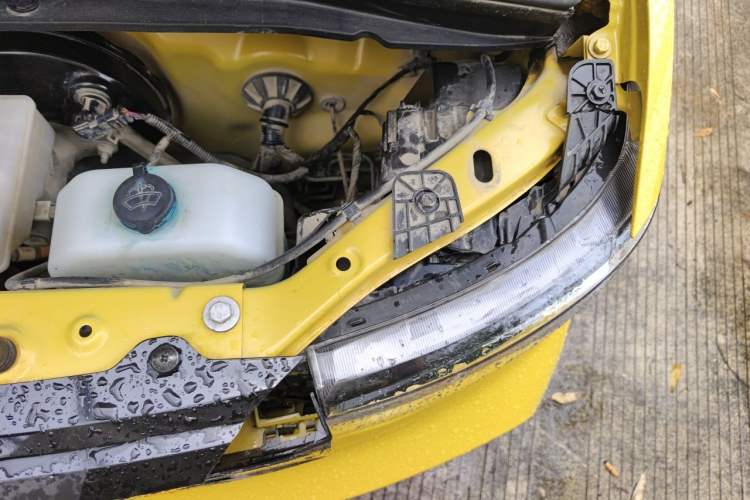 Used Wuling Hongguang MINIEV 2021 Macaron Premium Model – Lithium-NMC Engine Bay Left
