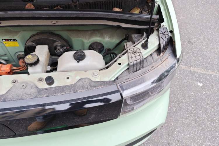 Used Wuling Hongguang MINIEV 2021 Macaron Premium Model – Lithium-NMC Engine Bay Left