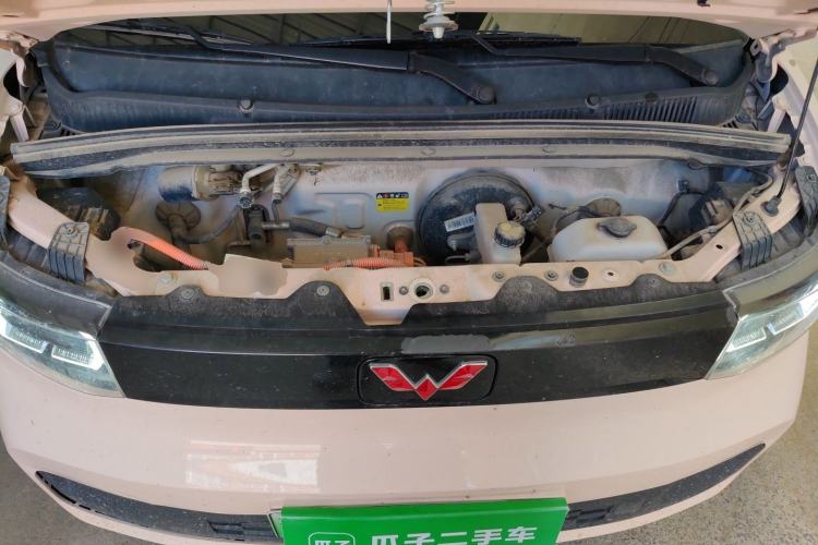 Used Wuling Hongguang MINIEV 2021 Macaron Fashion Model Lithium Iron Phosphate Engine Bay