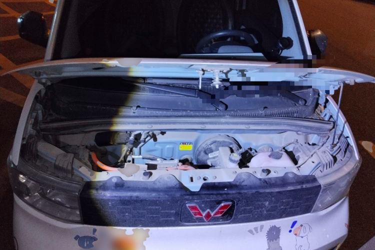 Used Wuling Hongguang MINIEV 2021 Macaron Fashion Model Lithium Iron Phosphate Engine Bay