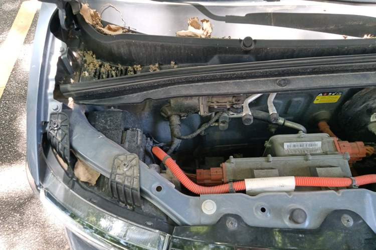 Used Wuling Hongguang MINIEV 2021 Macaron Premium Model – Lithium Iron Phosphate Engine Bay Right