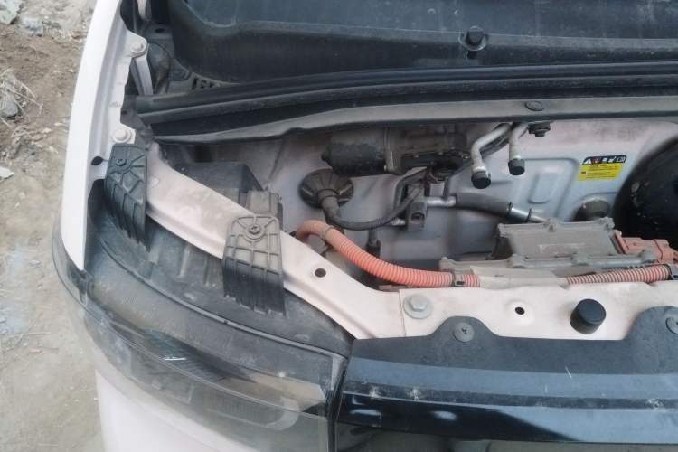 Used Wuling Hongguang MINIEV 2021 Macaron Premium Model – Lithium Iron Phosphate Engine Bay Right