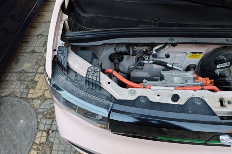 Used Wuling Hongguang MINIEV 2021 Macaron Fashion Model Lithium Iron Phosphate Engine Bay Right